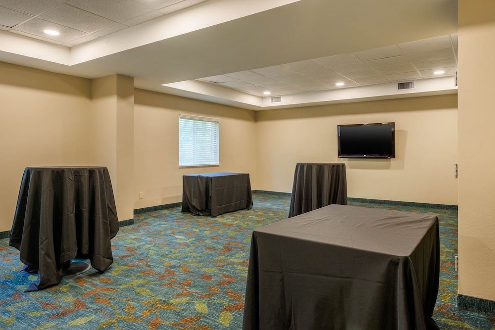 Candlewood Suites Fort Myers Sanibel Gateway by IHG — Hotel building in Fort Myers, Florida
