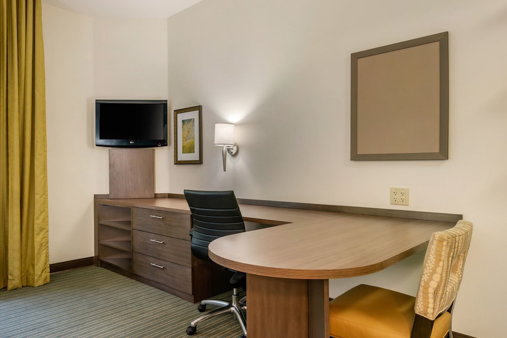 Candlewood Suites Fort Myers Sanibel Gateway by IHG — Hotel rooms in Fort Myers, Florida