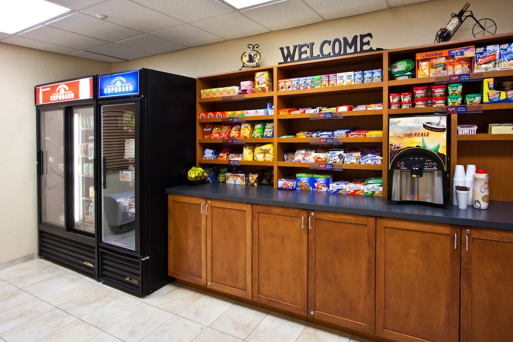 Candlewood Suites Ft Myers I-75 by IHG — Restaurant & bars in Fort Myers, Florida