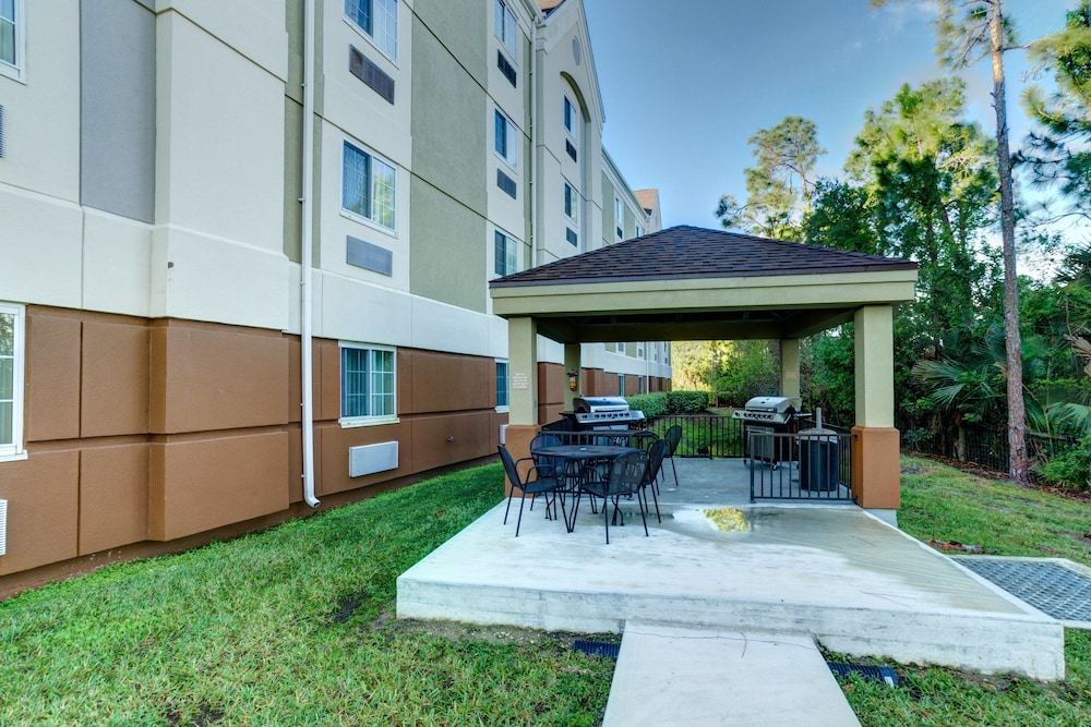 Candlewood Suites Ft Myers I-75 by IHG — Hotel building in Fort Myers, Florida