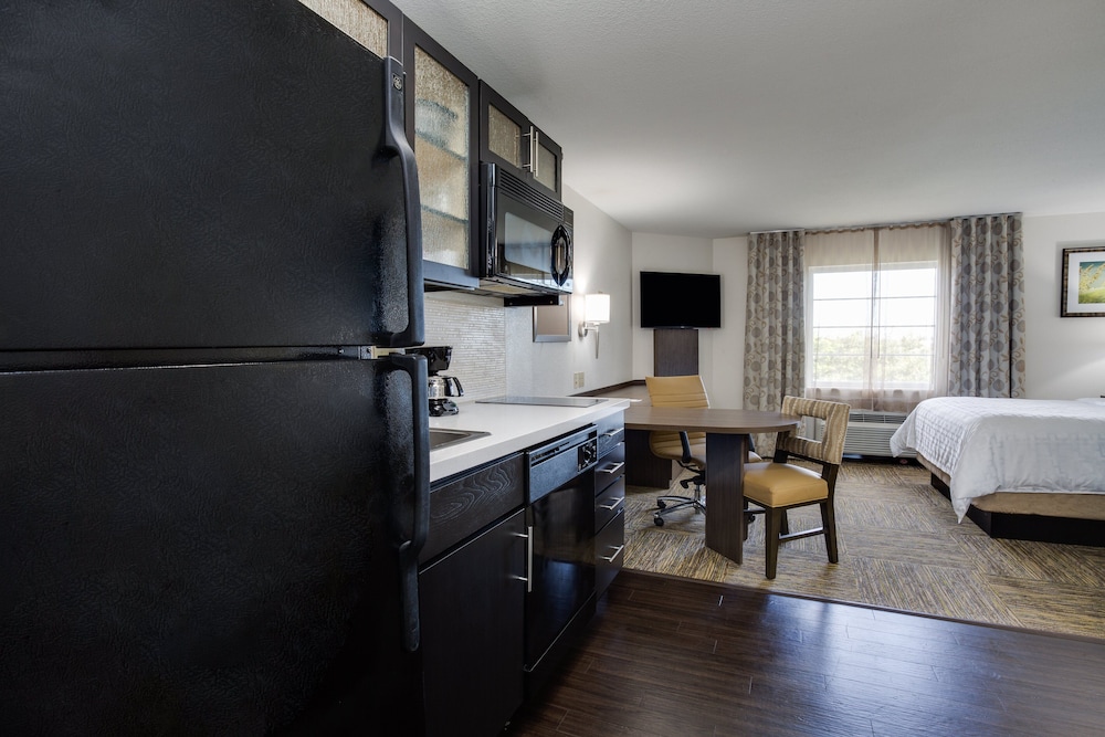 Candlewood Suites Ft. Lauderdale Airport/Cruise by IHG — Hotel rooms in Fort Lauderdale, Florida