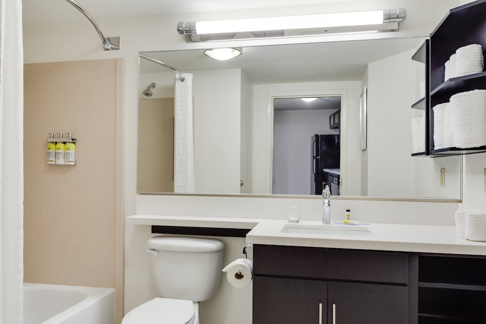 Candlewood Suites Ft. Lauderdale Airport/Cruise by IHG — Hotel rooms in Fort Lauderdale, Florida