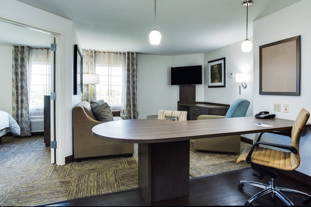 Candlewood Suites Ft. Lauderdale Airport/Cruise by IHG — Hotel rooms in Fort Lauderdale, Florida