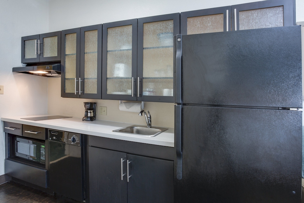 Candlewood Suites Ft. Lauderdale Airport/Cruise by IHG — Hotel rooms in Fort Lauderdale, Florida
