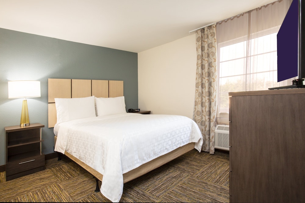 Candlewood Suites Ft. Lauderdale Airport/Cruise by IHG — Hotel rooms in Fort Lauderdale, Florida
