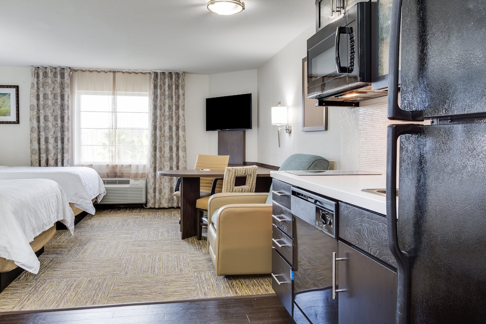 Candlewood Suites Ft. Lauderdale Airport/Cruise by IHG — Hotel rooms in Fort Lauderdale, Florida