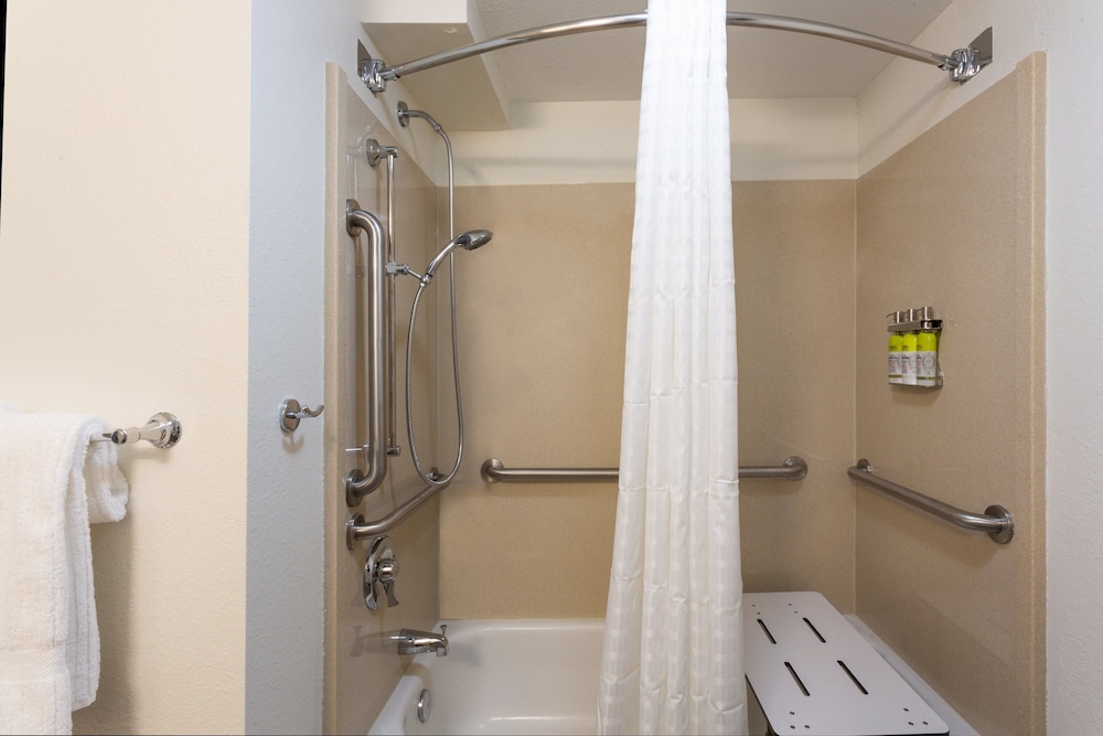 Candlewood Suites Ft. Lauderdale Airport/Cruise by IHG — Hotel rooms in Fort Lauderdale, Florida