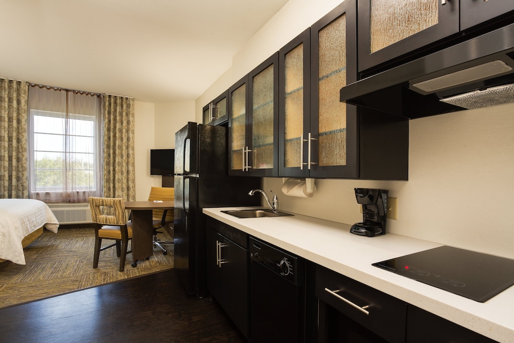 Candlewood Suites Ft. Lauderdale Airport/Cruise by IHG — Hotel rooms in Fort Lauderdale, Florida