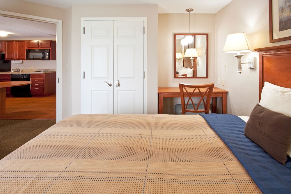 Candlewood Suites Ft. Lauderdale Airport/Cruise by IHG — Hotel rooms in Fort Lauderdale, Florida