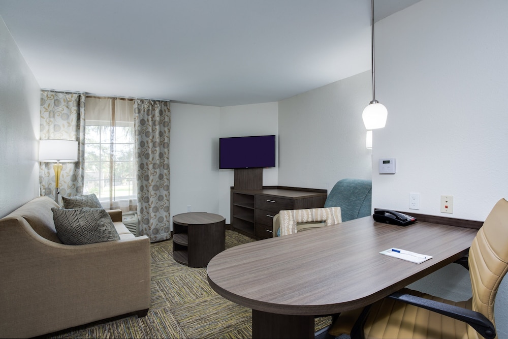 Candlewood Suites Ft. Lauderdale Airport/Cruise by IHG — Hotel rooms in Fort Lauderdale, Florida