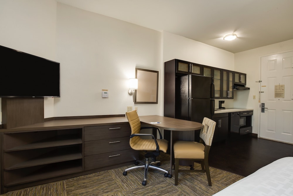 Candlewood Suites Ft. Lauderdale Airport/Cruise by IHG — Hotel rooms in Fort Lauderdale, Florida