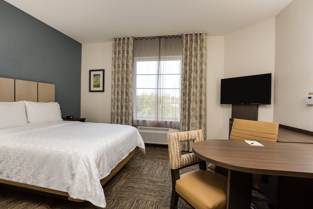 Candlewood Suites Ft. Lauderdale Airport/Cruise by IHG — Hotel rooms in Fort Lauderdale, Florida