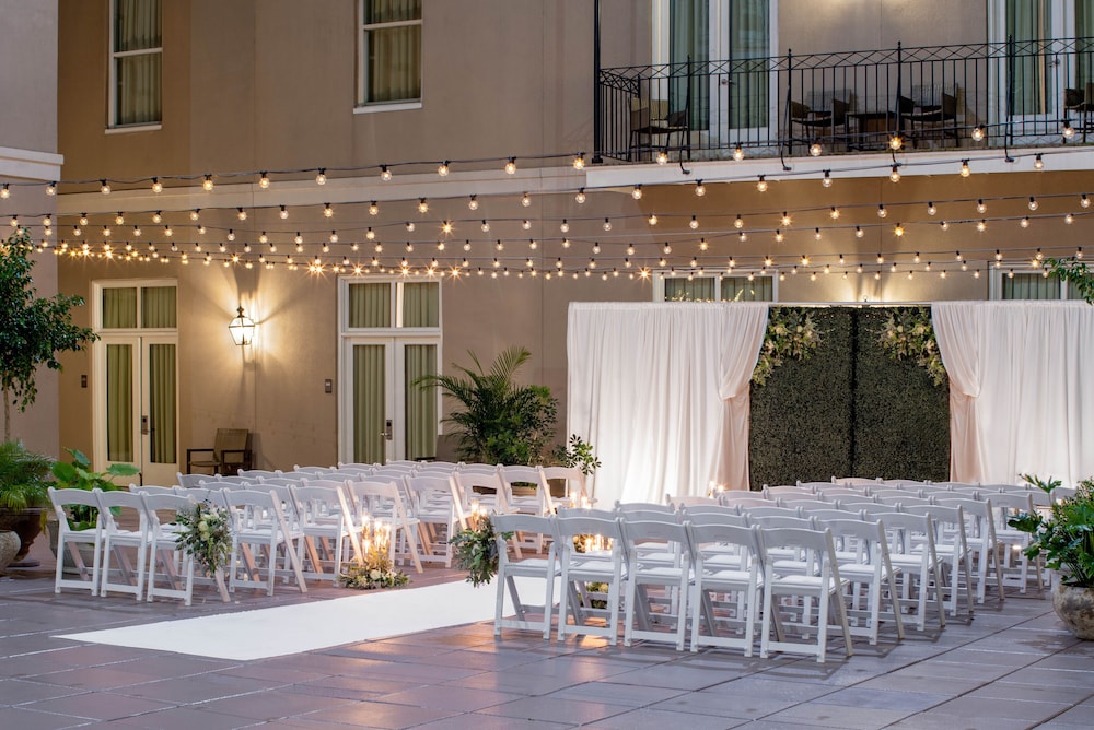 Hyatt Centric French Quarter New Orleans — Hotel building in New Orleans, Louisiana