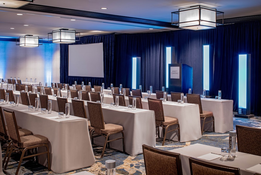 Hyatt Centric French Quarter New Orleans — Hotel building in New Orleans, Louisiana