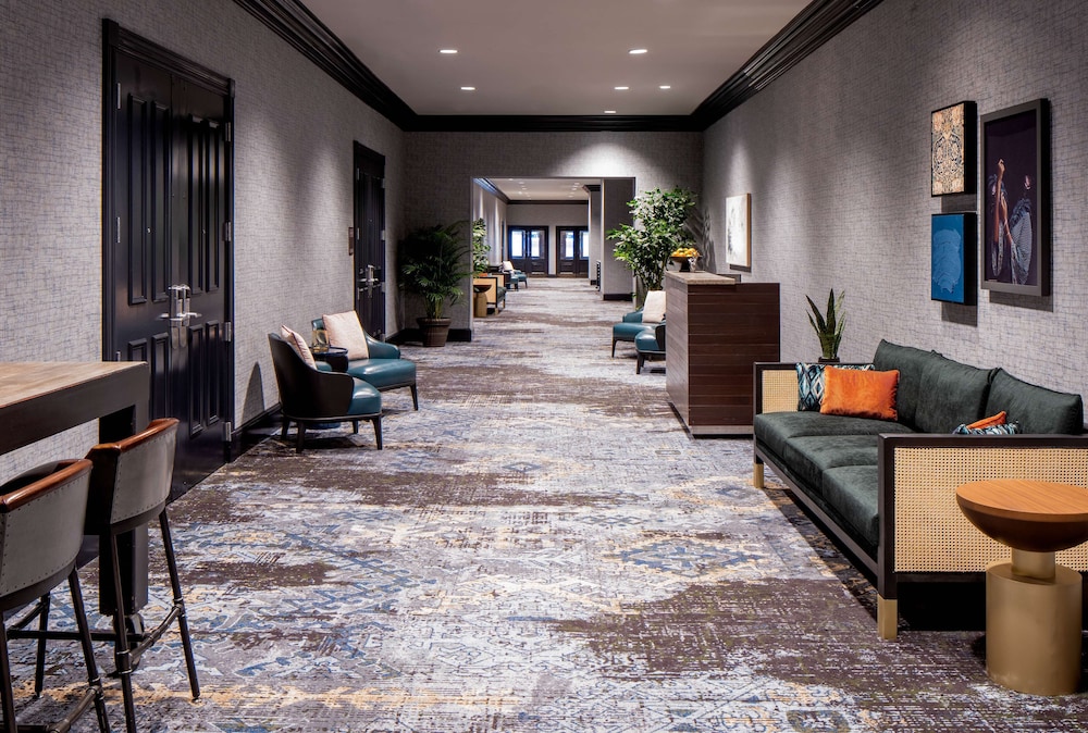 Hyatt Centric French Quarter New Orleans — Hotel building in New Orleans, Louisiana