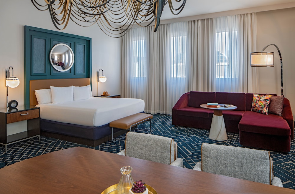 Hyatt Centric French Quarter New Orleans — Hotel rooms in New Orleans, Louisiana