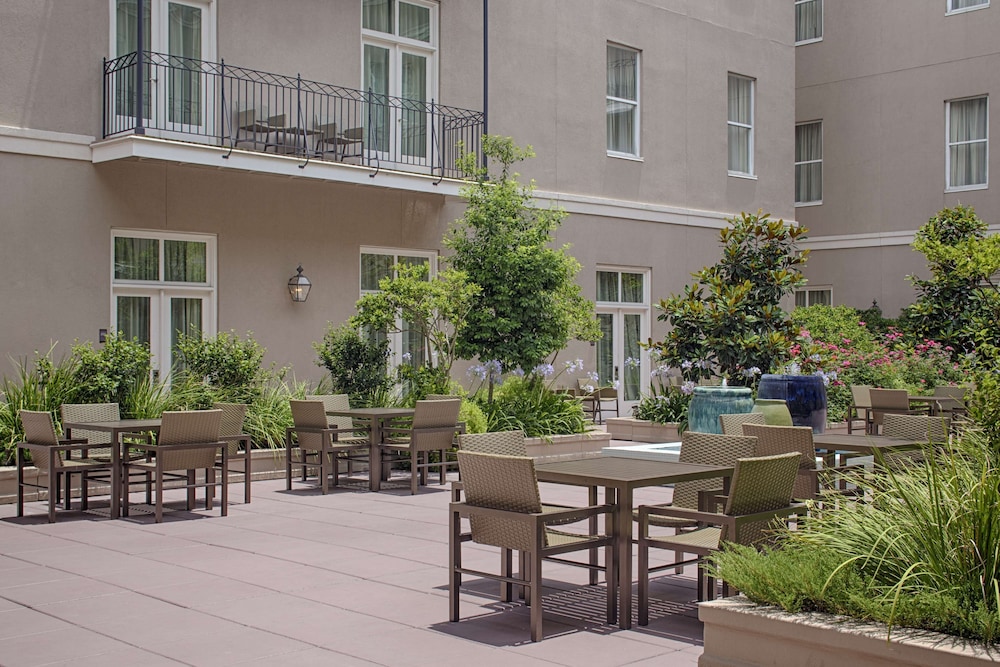 Hyatt Centric French Quarter New Orleans — Hotel building in New Orleans, Louisiana