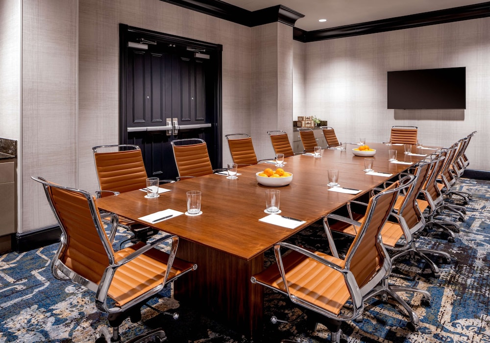 Hyatt Centric French Quarter New Orleans — Hotel building in New Orleans, Louisiana