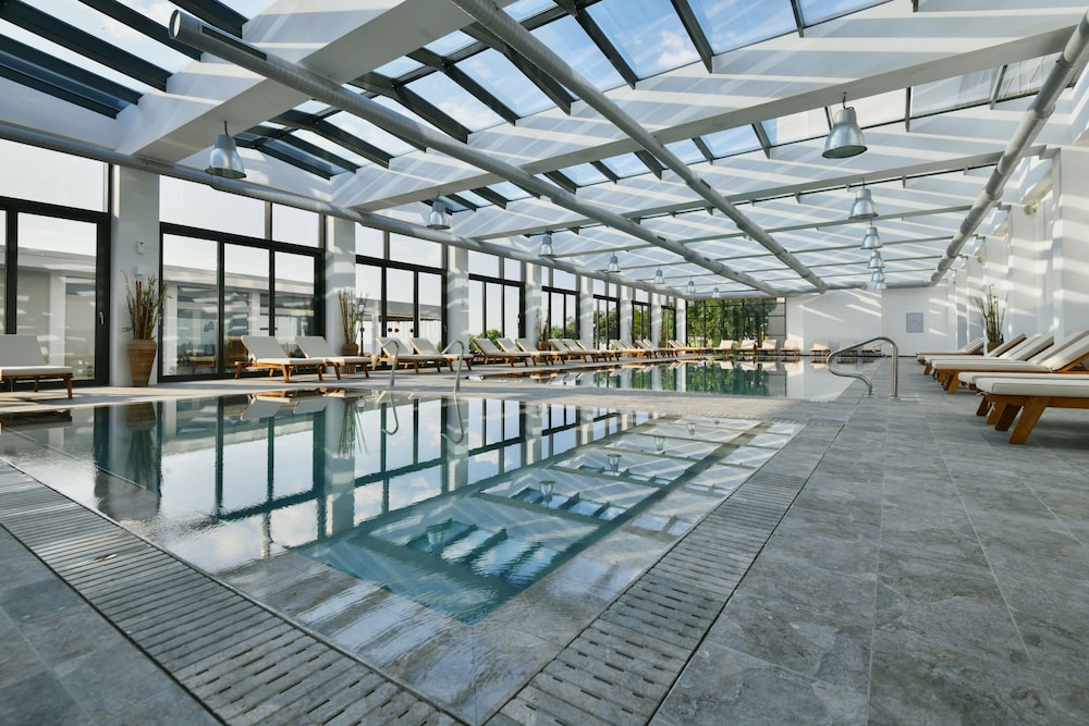 Grifid Encanto Beach Hotel - Wellness & SPA — Swimming pool in Golden Sands, Varna Region