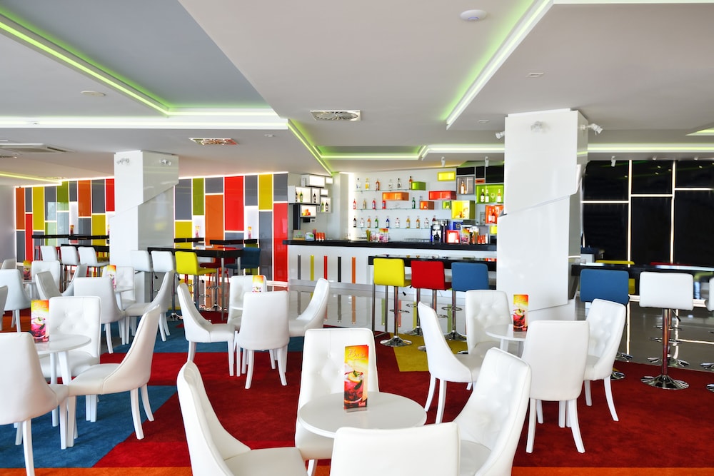 Grifid Encanto Beach Hotel - Wellness & SPA — Restaurant & bars in Golden Sands, Varna Region