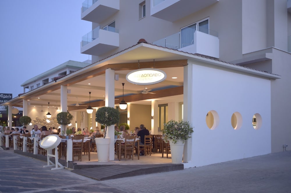 Sunrise Gardens Aparthotel — Restaurant & bars in Protaras, Famagusta Region