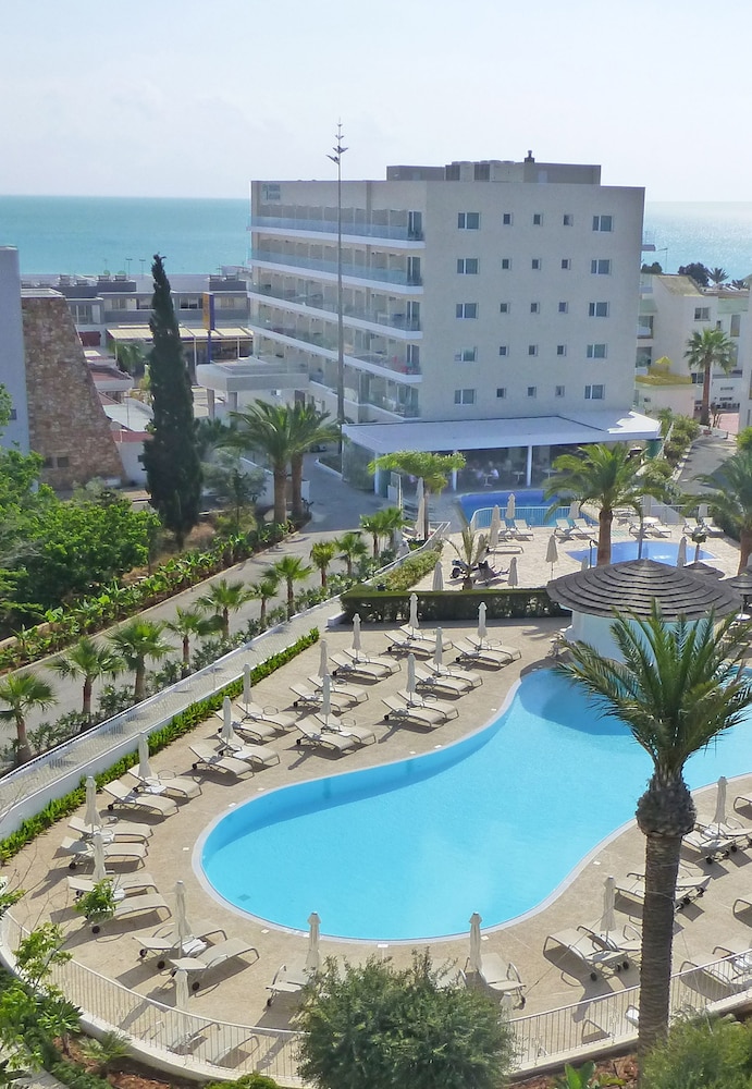 Sunrise Gardens Aparthotel — Main photo in Protaras, Famagusta Region