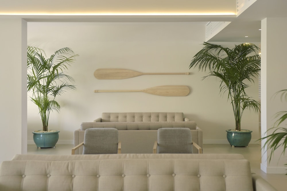 Sunrise Gardens Aparthotel — Hotel rooms in Protaras, Famagusta Region