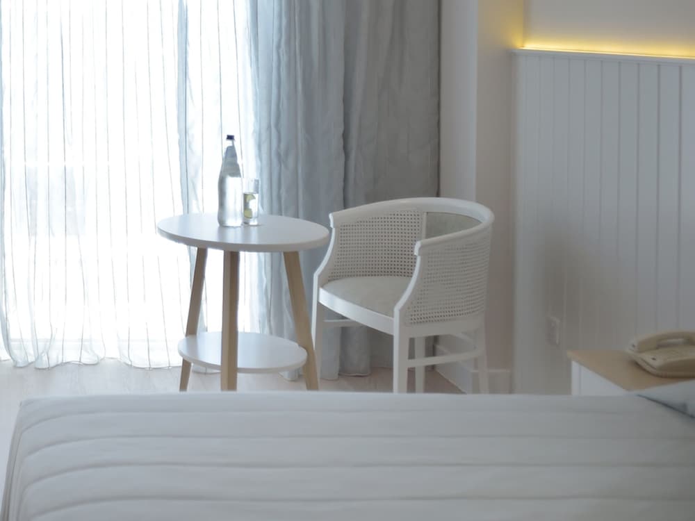 Sunrise Gardens Aparthotel — Hotel rooms in Protaras, Famagusta Region