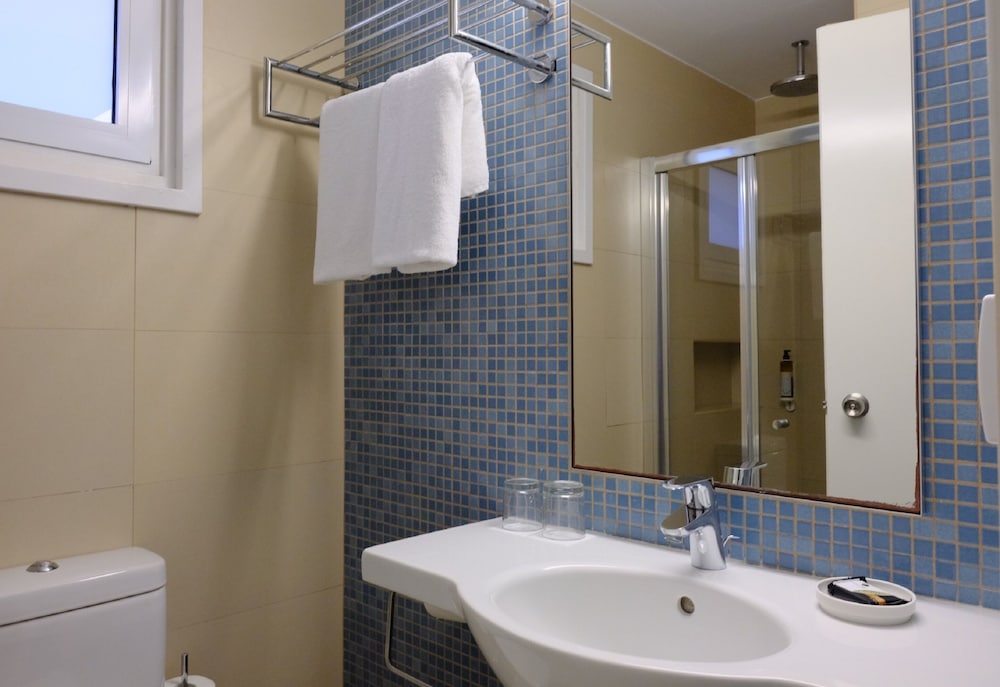 Sunrise Gardens Aparthotel — Hotel rooms in Protaras, Famagusta Region