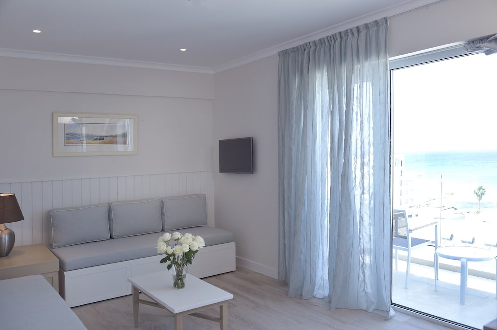 Sunrise Gardens Aparthotel — Hotel rooms in Protaras, Famagusta Region