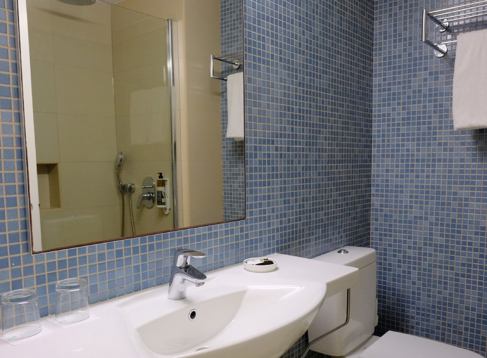 Sunrise Gardens Aparthotel — Hotel rooms in Protaras, Famagusta Region