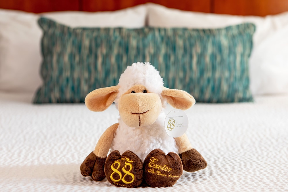 Courtyard by Marriott Boston Copley Square — Hotel rooms in Boston, Massachusetts