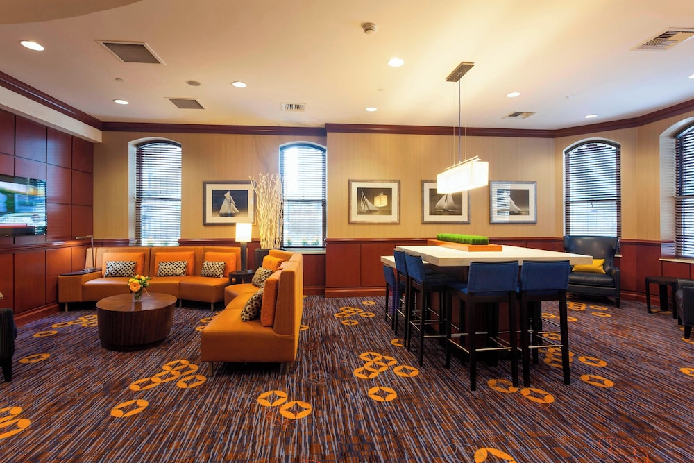 Courtyard by Marriott Boston Copley Square — Restaurant & bars in Boston, Massachusetts