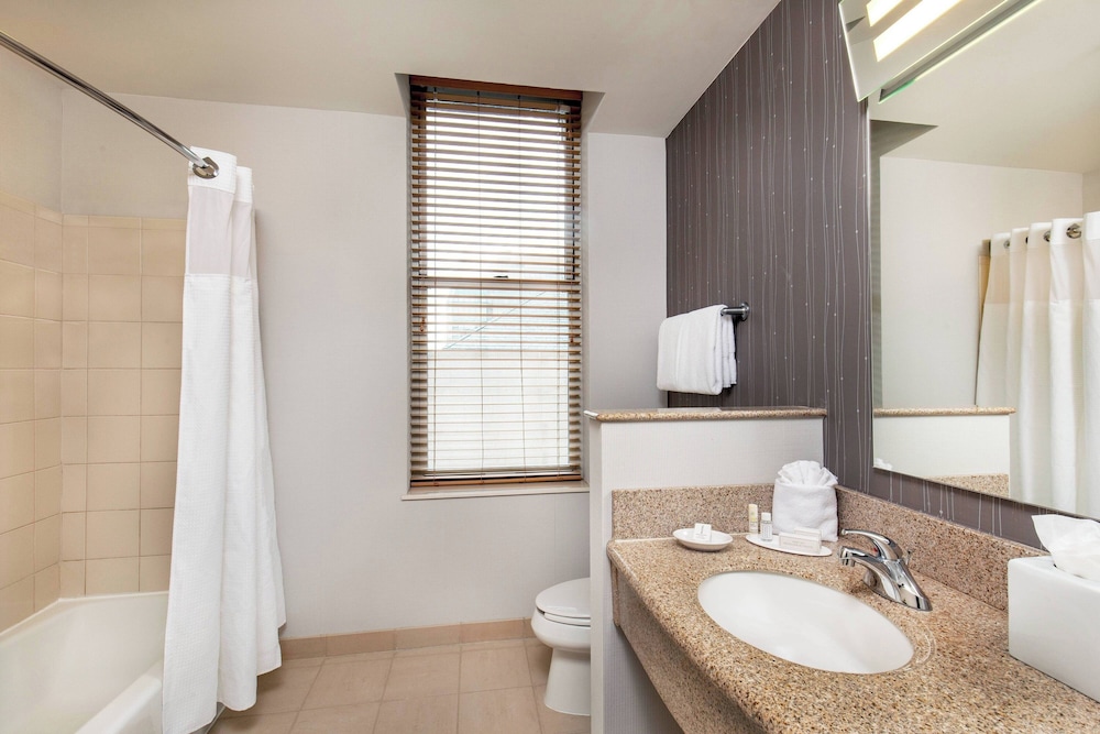 Courtyard by Marriott Boston Copley Square — Hotel rooms in Boston, Massachusetts