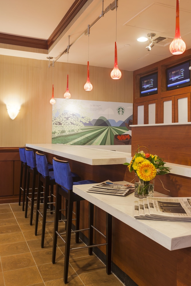 Courtyard by Marriott Boston Copley Square — Restaurant & bars in Boston, Massachusetts