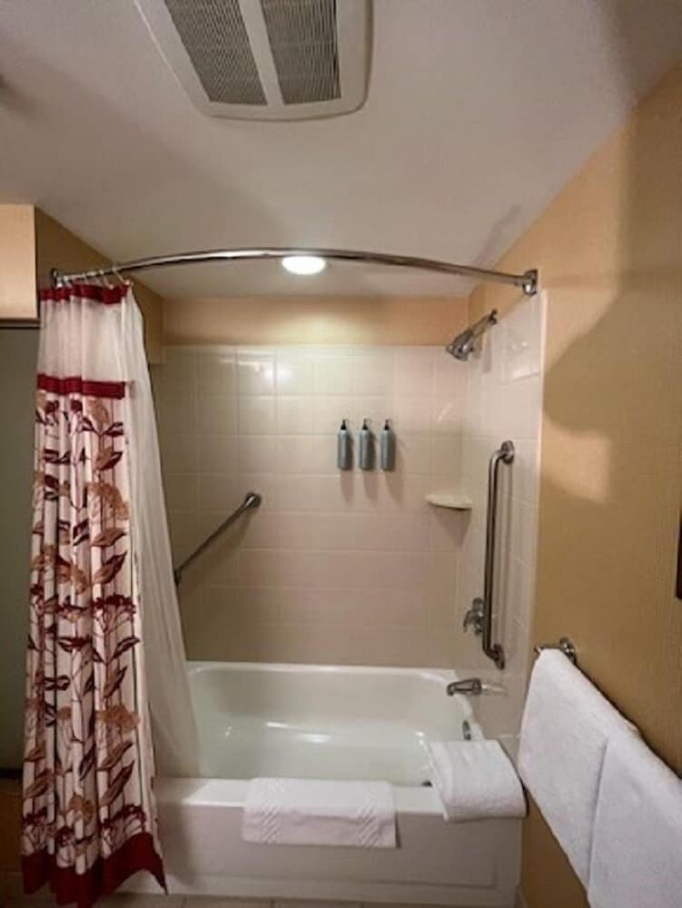 Courtyard by Marriott Boston-South Boston — Hotel rooms in Boston, Massachusetts