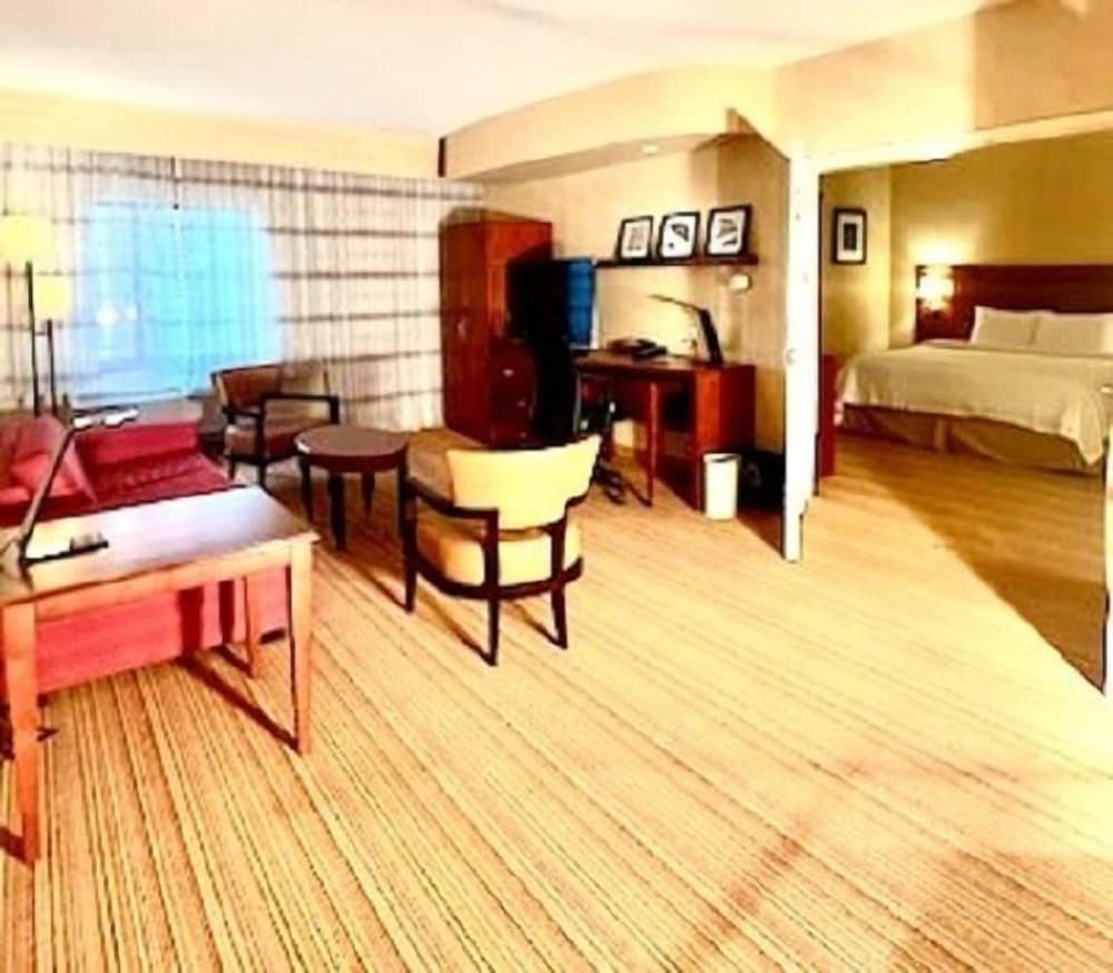 Courtyard by Marriott Boston-South Boston — Hotel rooms in Boston, Massachusetts