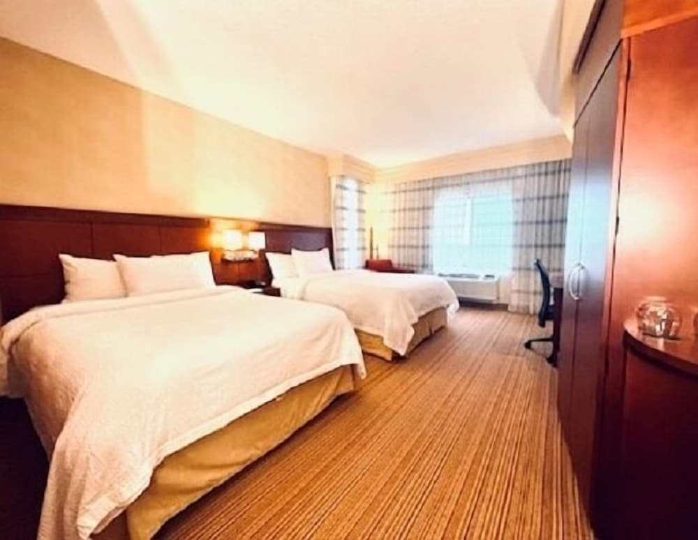 Courtyard by Marriott Boston-South Boston — Hotel rooms in Boston, Massachusetts