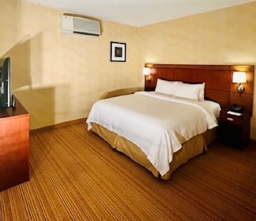 Courtyard by Marriott Boston-South Boston — Hotel rooms in Boston, Massachusetts