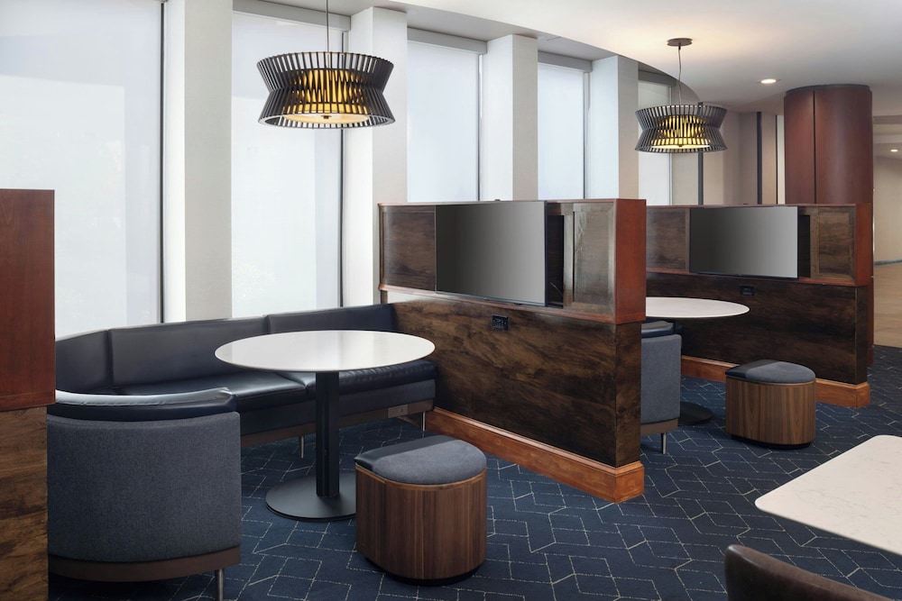 Courtyard by Marriott Boston-South Boston — Restaurant & bars in Boston, Massachusetts