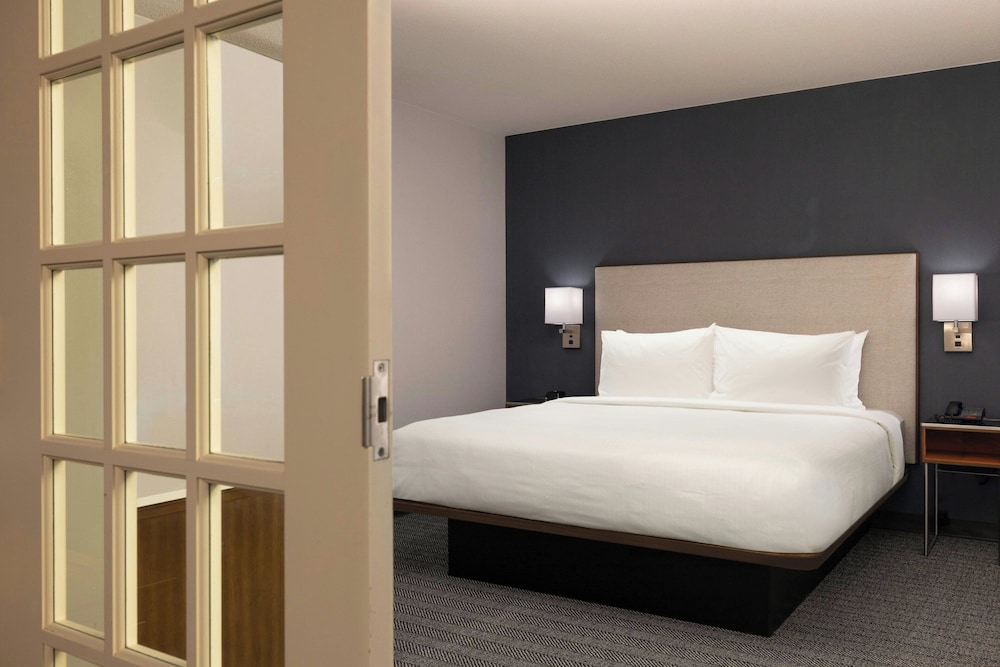 Courtyard by Marriott Boston-South Boston — Hotel rooms in Boston, Massachusetts