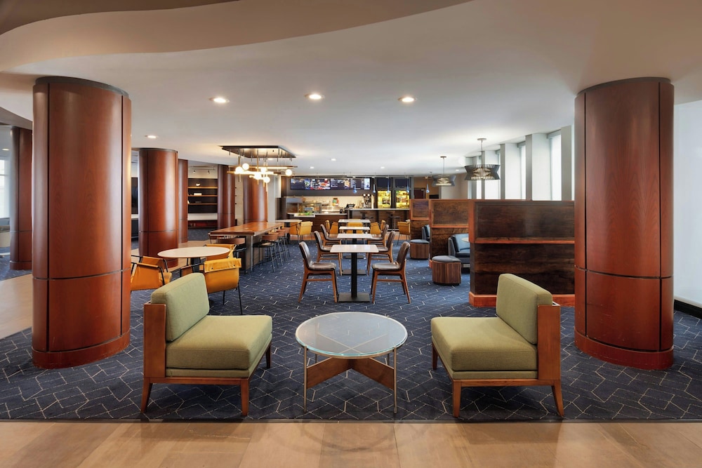 Courtyard by Marriott Boston-South Boston — Hotel building in Boston, Massachusetts