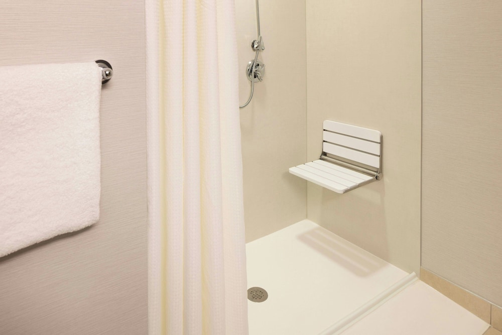 Courtyard by Marriott Boston-South Boston — Hotel rooms in Boston, Massachusetts
