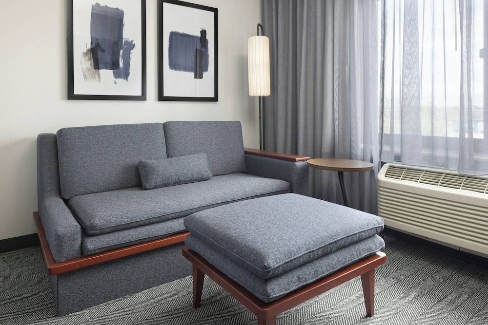 Courtyard by Marriott Boston-South Boston — Hotel rooms in Boston, Massachusetts