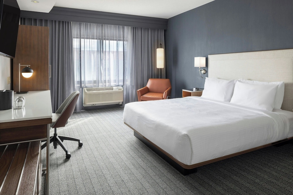 Courtyard by Marriott Boston-South Boston — Hotel rooms in Boston, Massachusetts