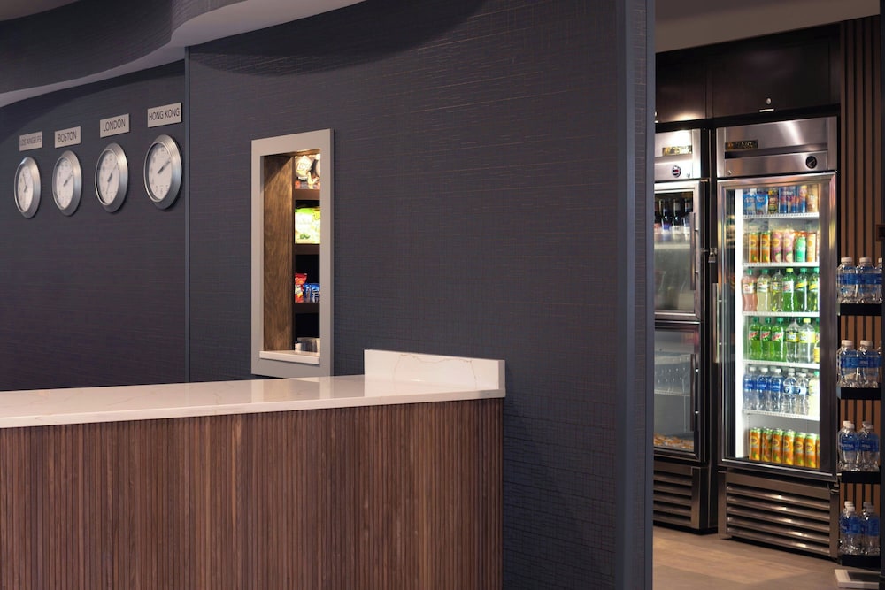 Courtyard by Marriott Boston-South Boston — Restaurant & bars in Boston, Massachusetts