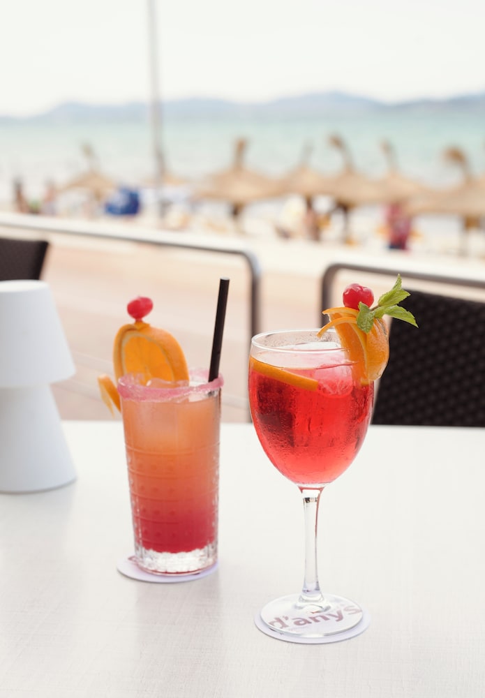 Hotel JS Can Picafort — Restaurant & bars in Can Picafort, Balearic Islands