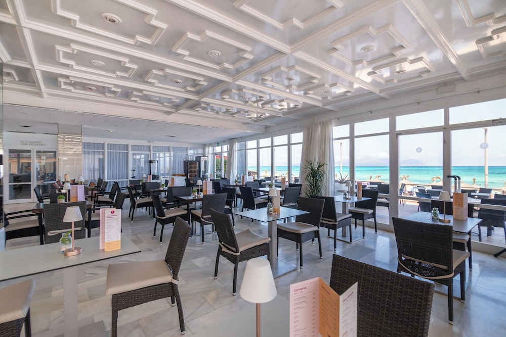 Hotel JS Can Picafort — Restaurant & bars in Can Picafort, Balearic Islands