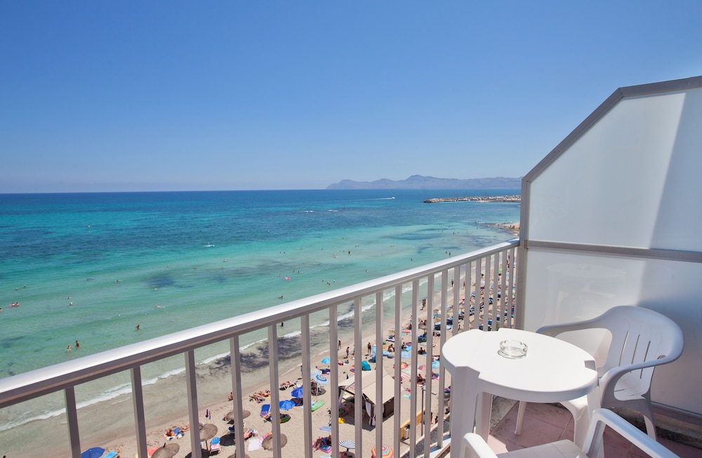 Hotel JS Can Picafort — Beach in Can Picafort, Balearic Islands