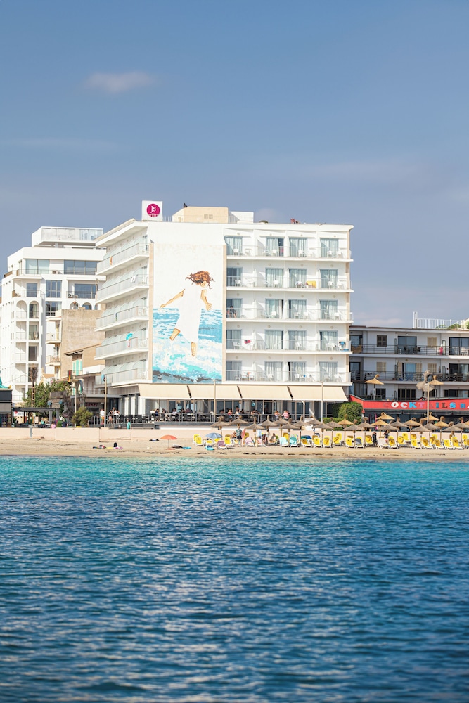 Hotel JS Can Picafort — Hotel building in Can Picafort, Balearic Islands